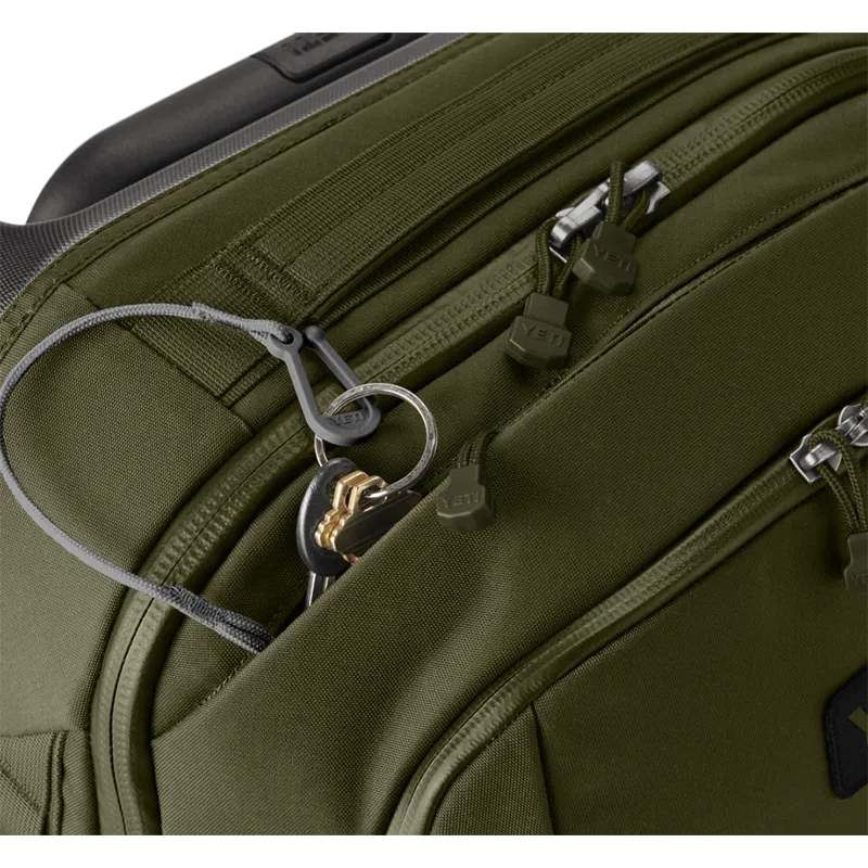Crossroads 22" Luggage