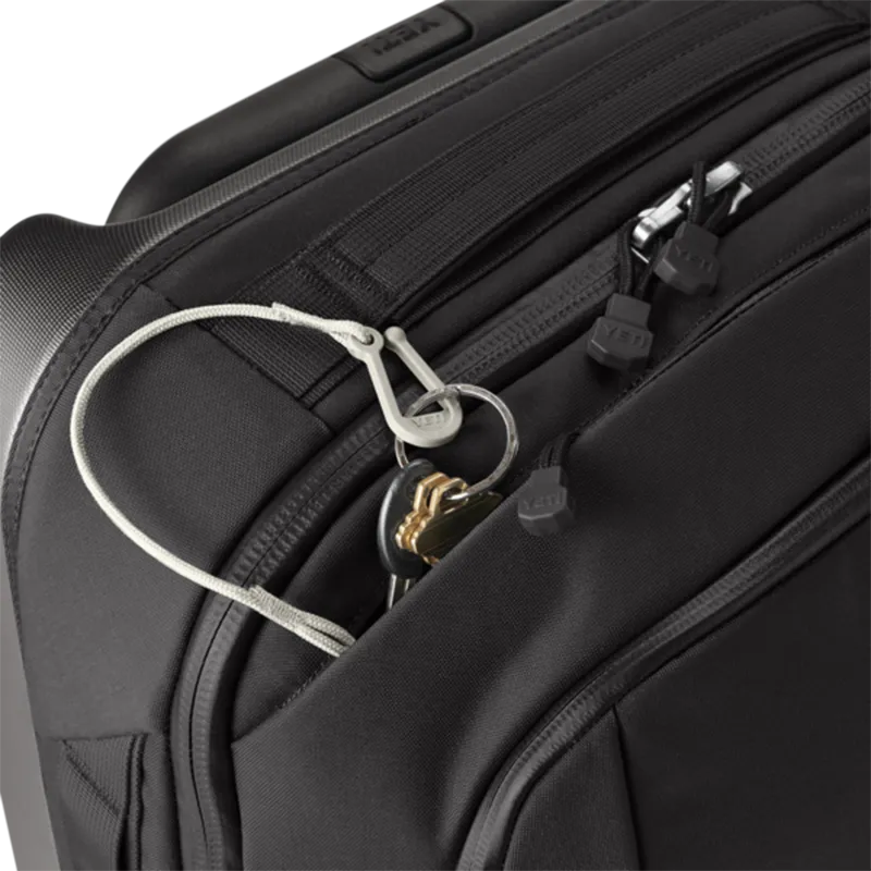 Crossroads 22" Luggage