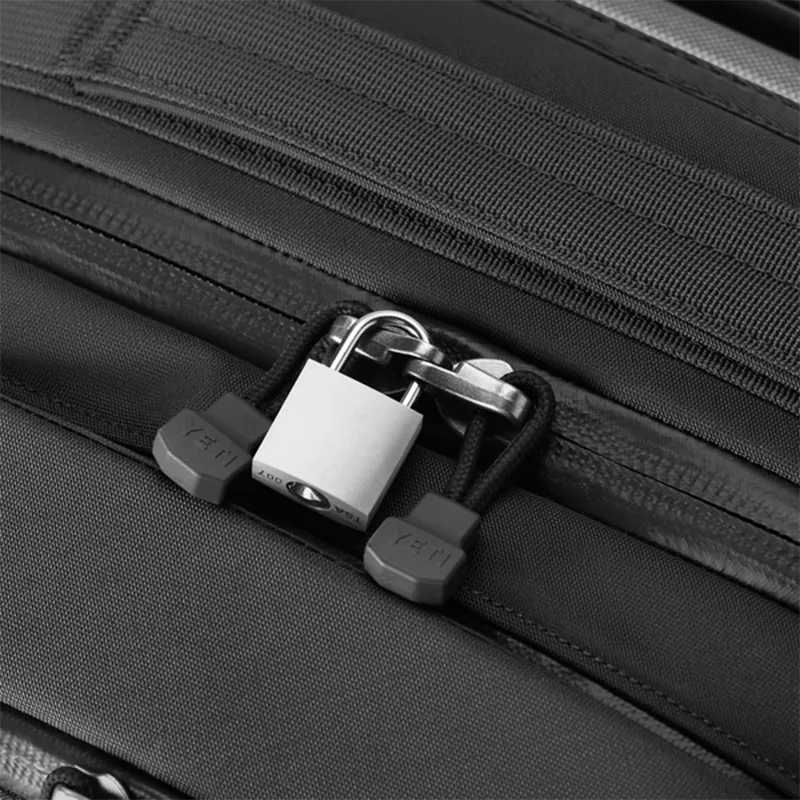Crossroads 22" Luggage